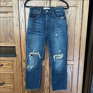 Abercrombie Fitch Curve Love The Ankle Straight Ultra High Rise Distressed 28 6s